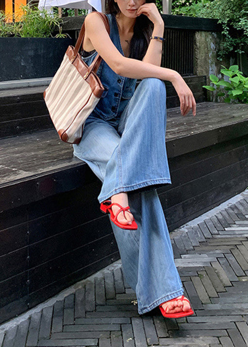Effortlessly Elegant Pants with a Timeless Design