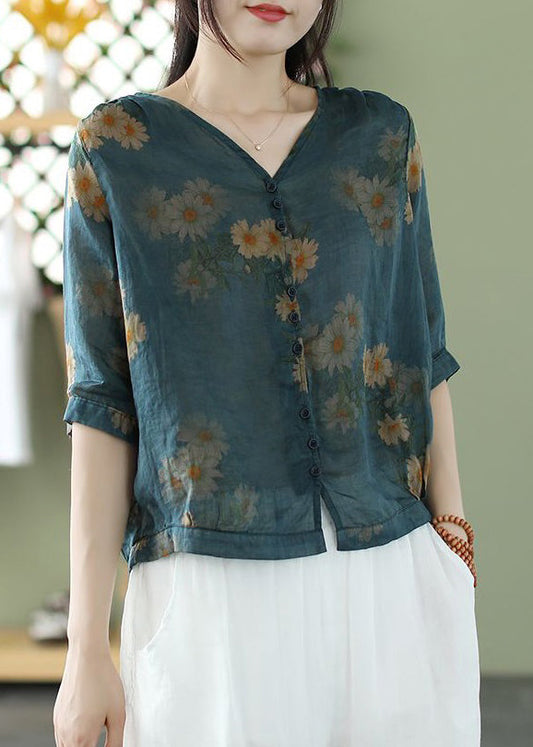 Classic Vintage Shirt with a Flattering Fit