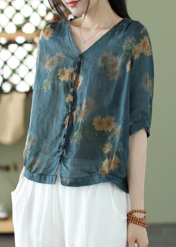 Classic Vintage Shirt with a Flattering Fit
