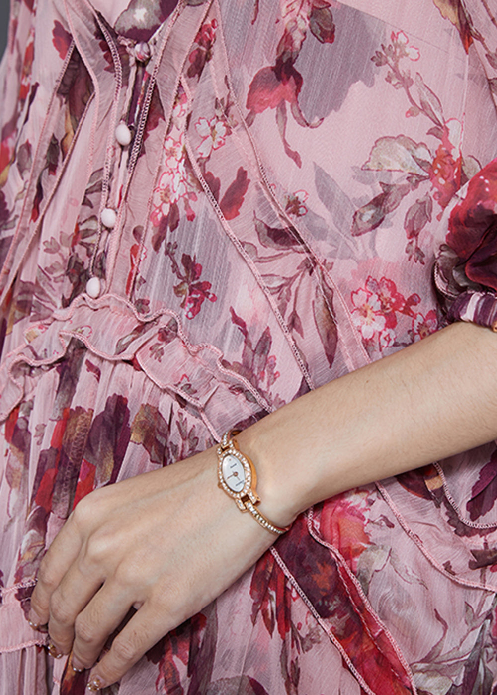Beautifully Crafted Dress in a Classic Style