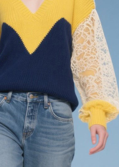 Classic Vintage Pullover with a Flattering Fit