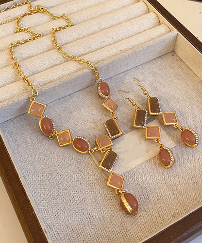 Beautiful Gold Set with Unique Style