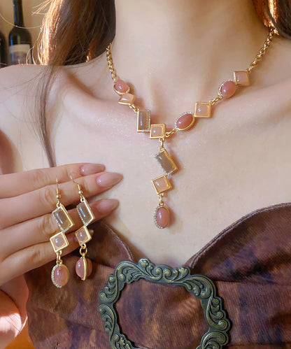 Beautiful Gold Set with Unique Style