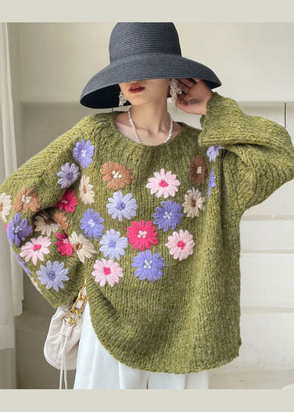 Well Tailored Sweater with a Graceful Silhouette