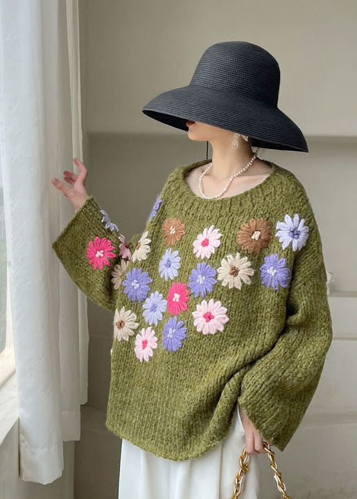 Well Tailored Sweater with a Graceful Silhouette
