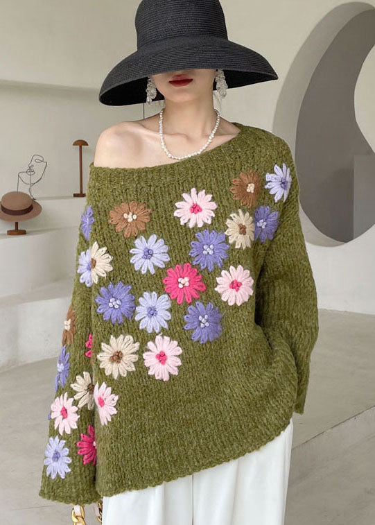 Well Tailored Sweater with a Graceful Silhouette