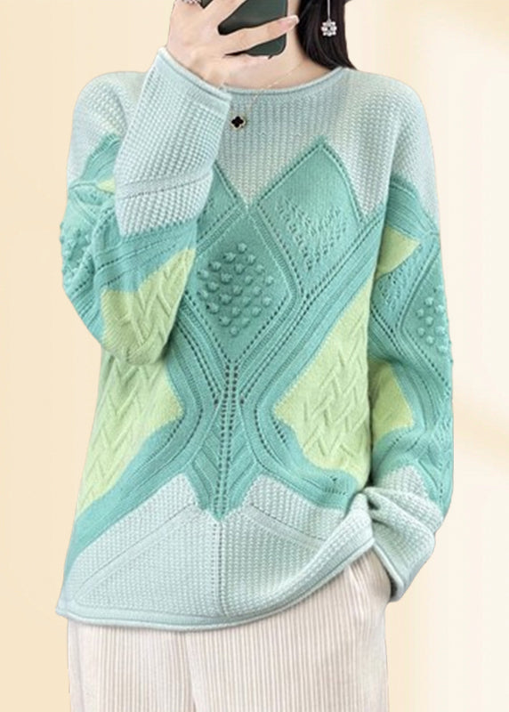 Classic Vintage Sweater with a Flattering Fit