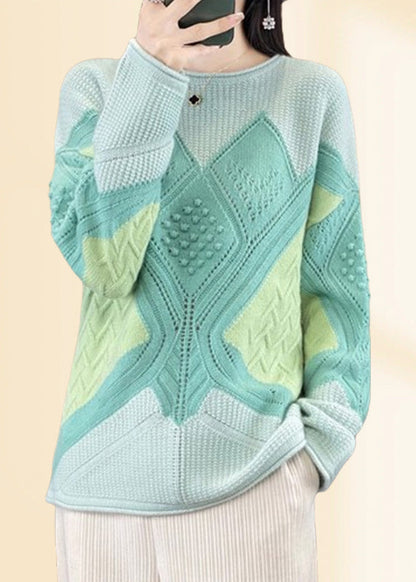 Classic Vintage Sweater with a Flattering Fit
