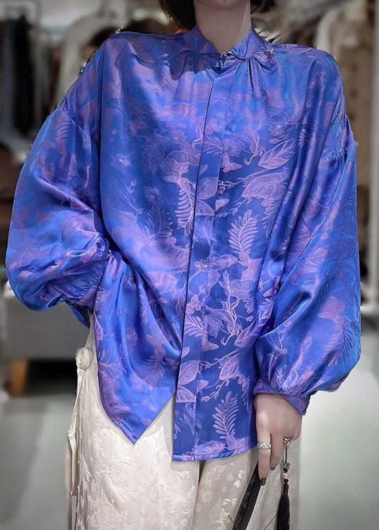 Classic Vintage Blouse with a Flattering Fit