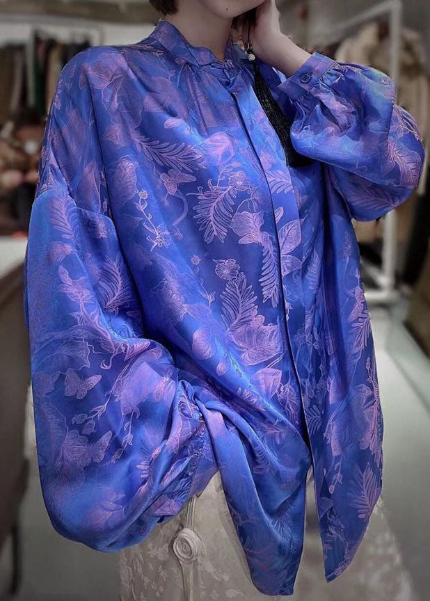 Classic Vintage Blouse with a Flattering Fit