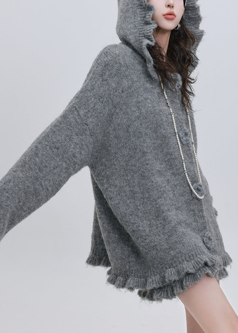 Well Tailored Cardigan with a Graceful Silhouette