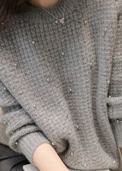 Classic Vintage Sweater with a Flattering Fit