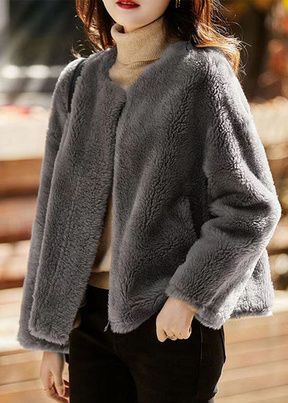 Effortlessly Elegant Jacket with a Timeless Design