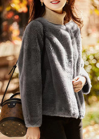 Effortlessly Elegant Jacket with a Timeless Design
