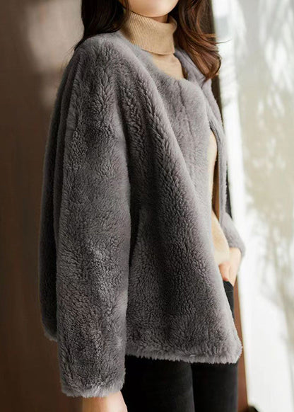 Effortlessly Elegant Jacket with a Timeless Design