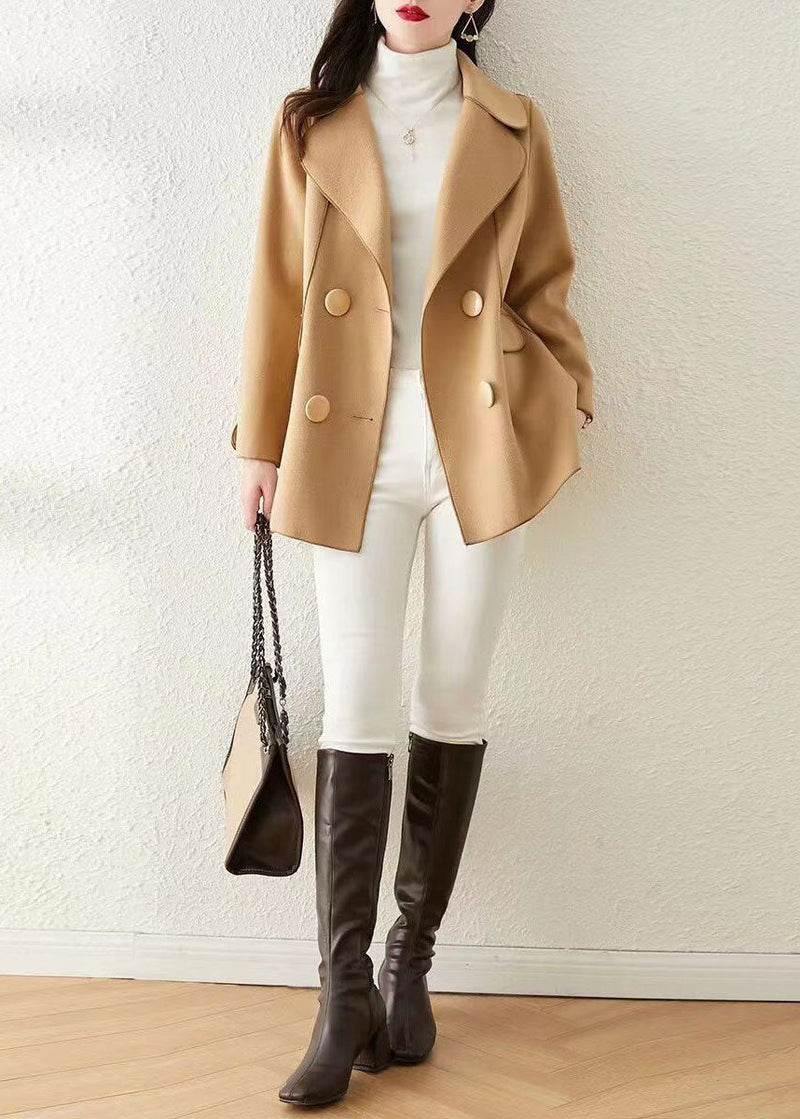 Well Tailored Coat with a Graceful Silhouette