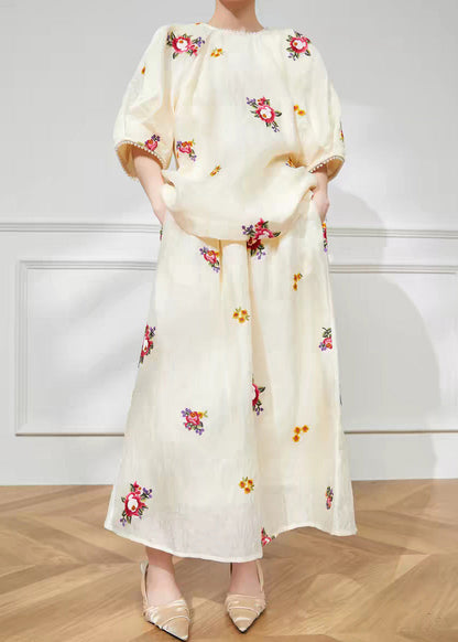Well Tailored Top with a Graceful Silhouette
