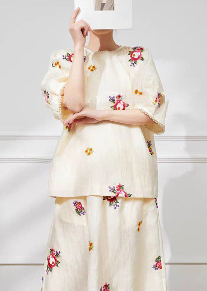 Well Tailored Top with a Graceful Silhouette