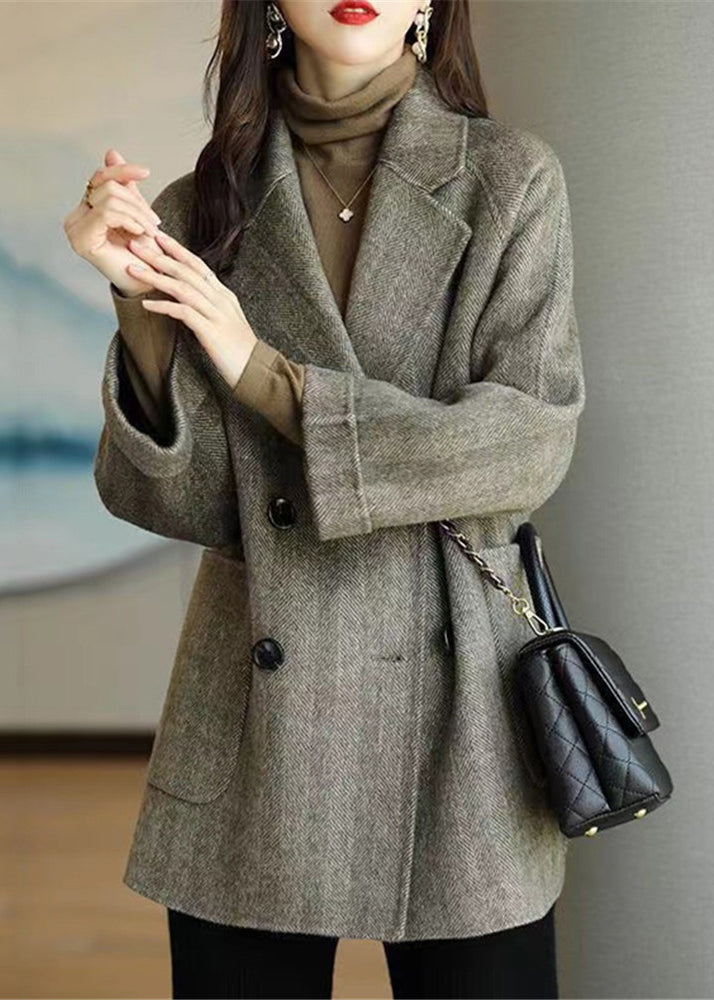 Sophisticated Coat with a Clean Classic Look