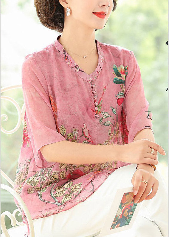 Well Tailored Top with a Graceful Silhouette