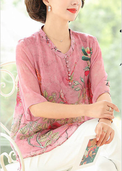 Well Tailored Top with a Graceful Silhouette