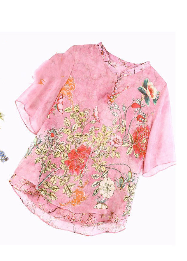 Well Tailored Top with a Graceful Silhouette