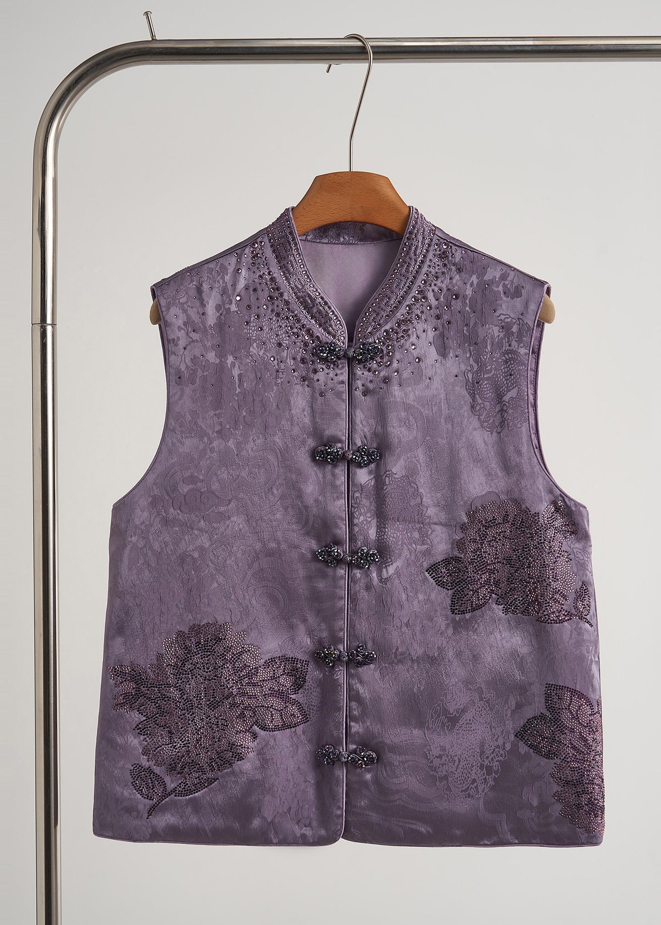 Well Tailored Garment with a Graceful Silhouette