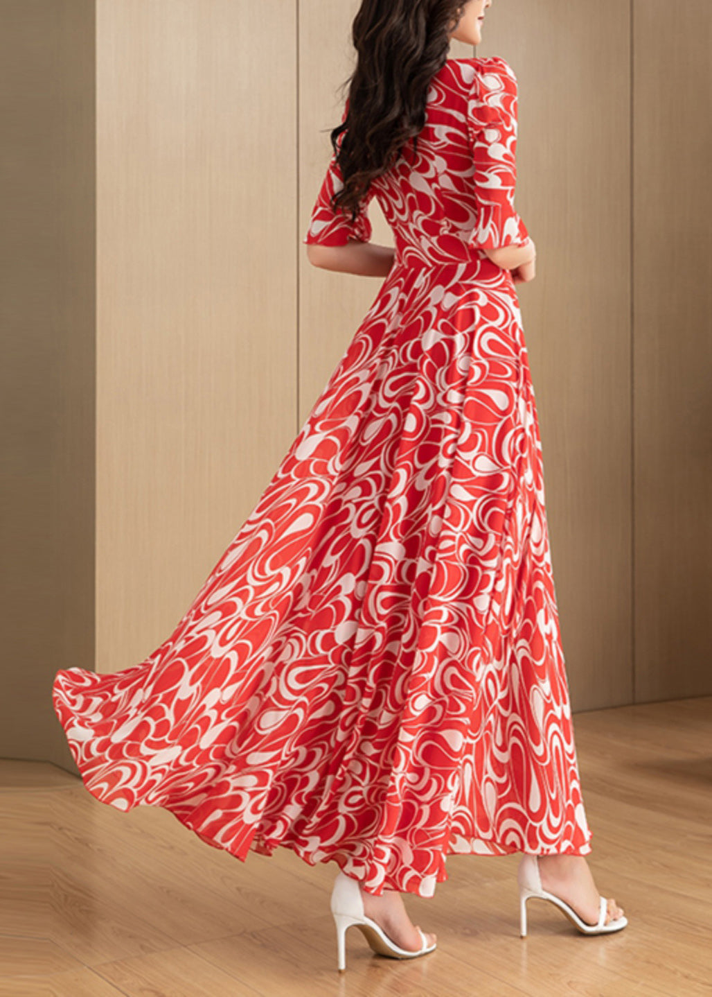 Gracefully Styled Dress for Any Occasion