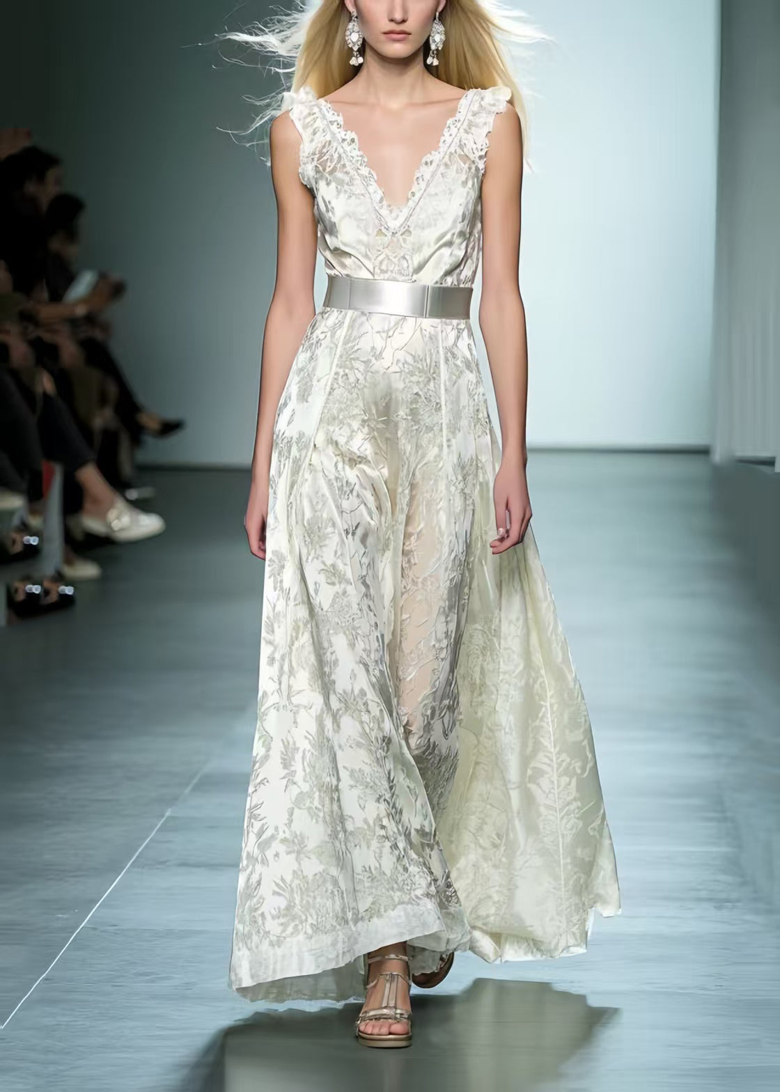 Beautifully Crafted Dress in a Classic Style