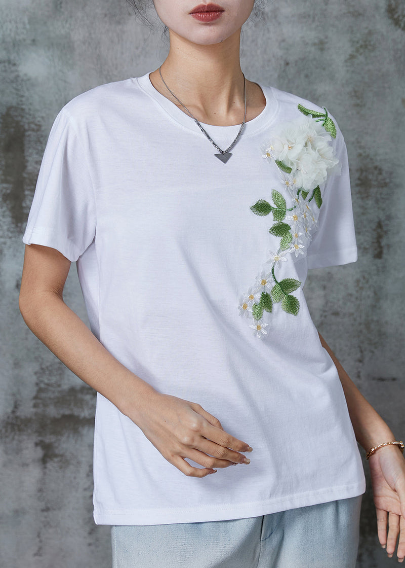 Well Tailored Top with a Graceful Silhouette