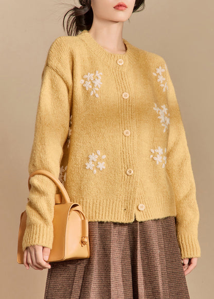 Well Tailored Cardigan with a Graceful Silhouette