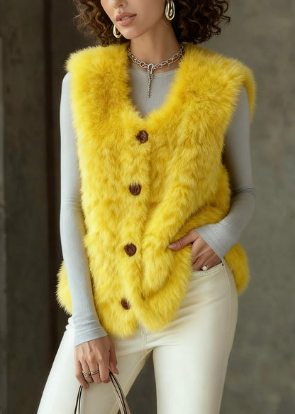 Well Tailored Top with a Graceful Silhouette