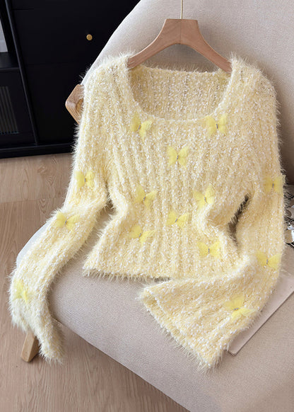 Classic Vintage Sweater with a Flattering Fit