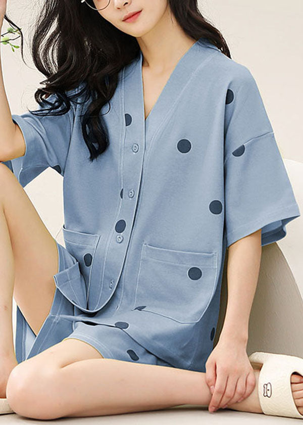 Sophisticated Garment with a Clean Classic Look