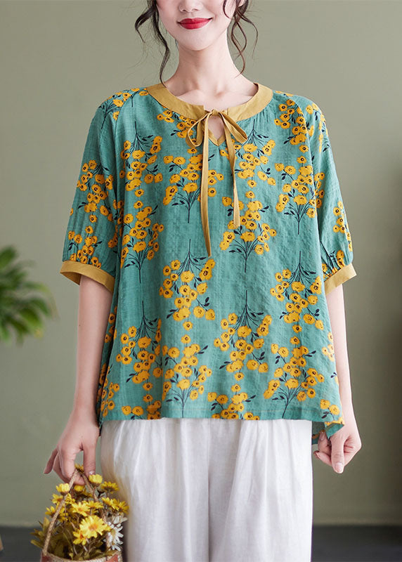 Effortlessly Elegant Top with a Timeless Design