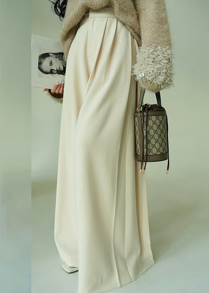 Well Tailored Pants with a Graceful Silhouette