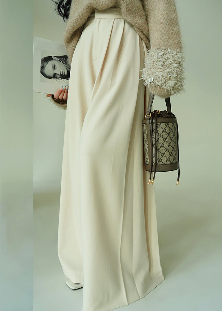 Well Tailored Pants with a Graceful Silhouette