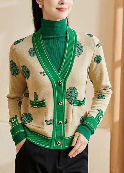 Effortlessly Elegant Sweater with a Timeless Design