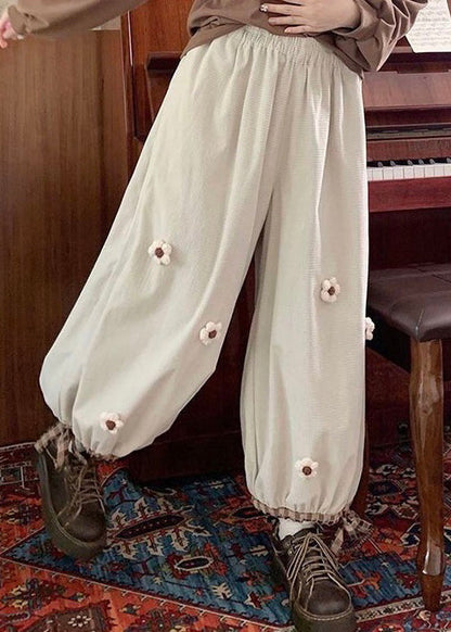 Well Tailored Pants with a Graceful Silhouette