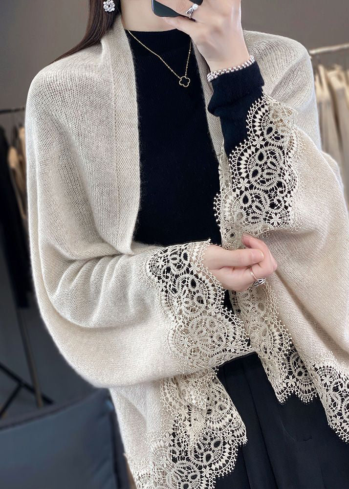 Well Tailored Cardigan with a Graceful Silhouette