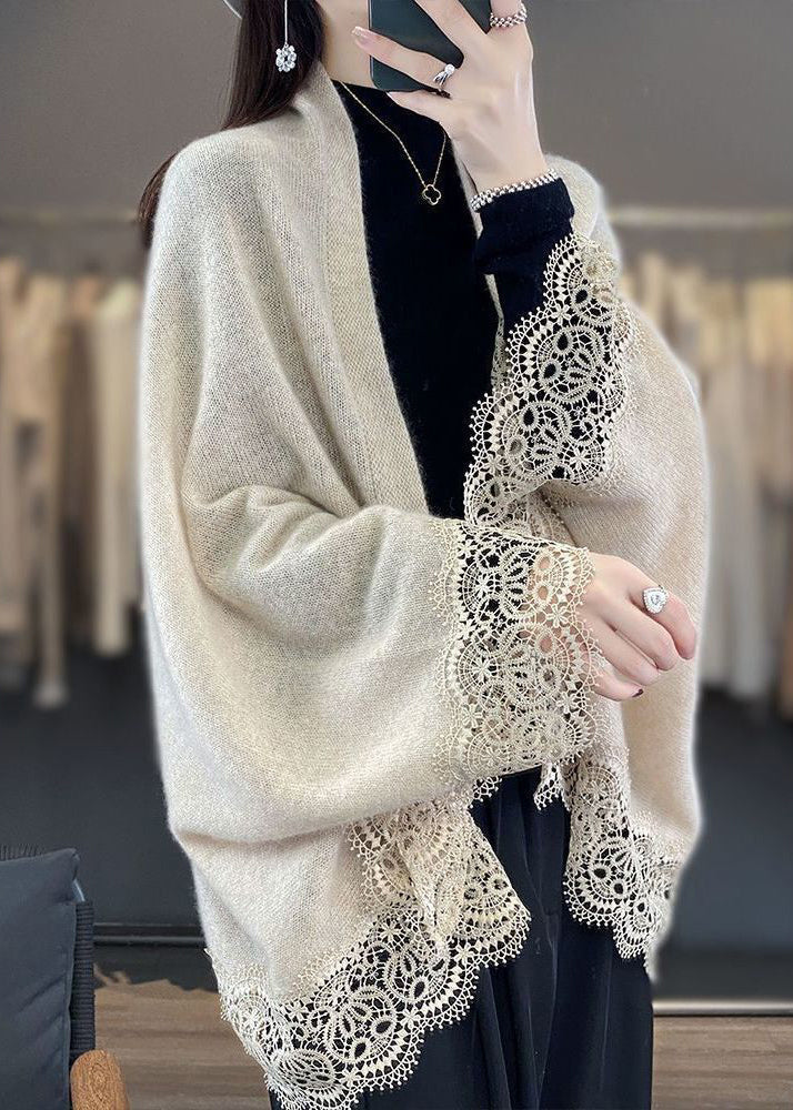 Well Tailored Cardigan with a Graceful Silhouette