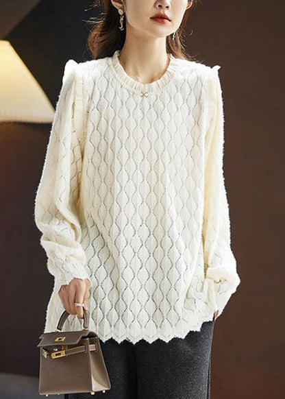 Well Tailored Blouse with a Graceful Silhouette