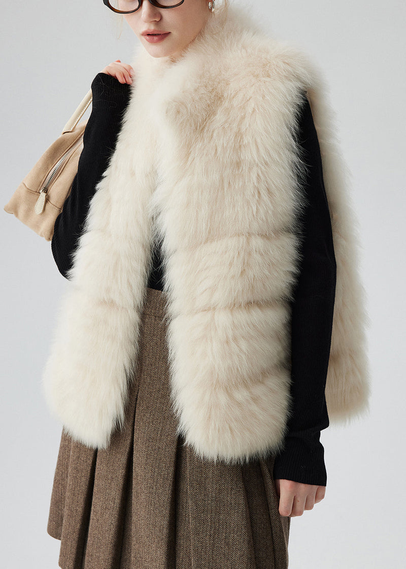 Beautifully Finished Coat in a Timeless Design