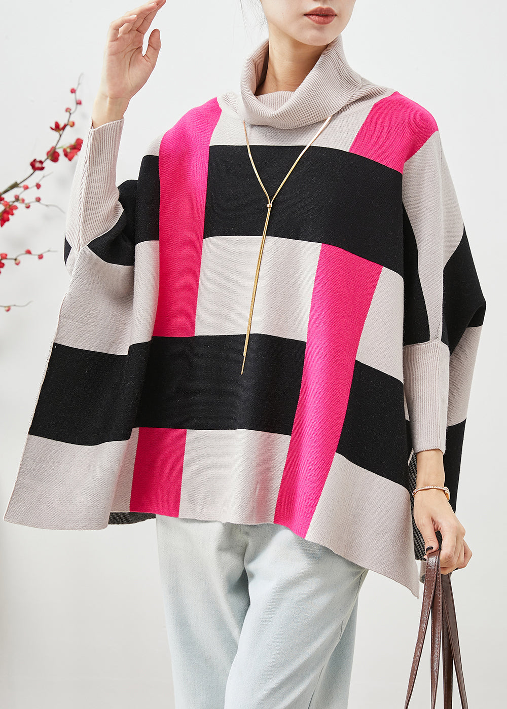 Well Tailored Sweater with a Graceful Silhouette
