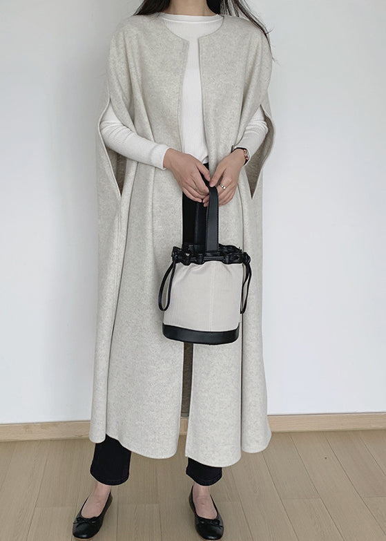 Well Tailored Coat with a Graceful Silhouette