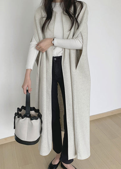 Well Tailored Coat with a Graceful Silhouette