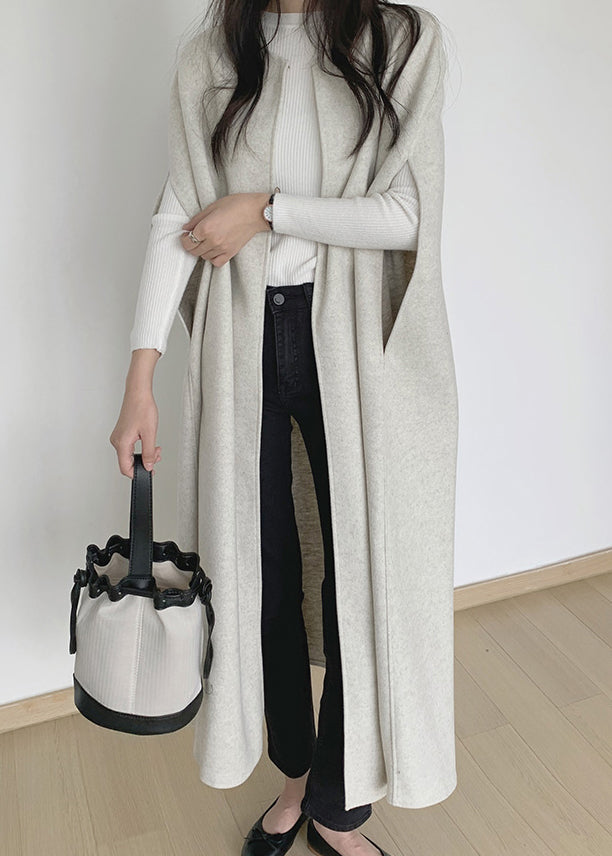 Well Tailored Coat with a Graceful Silhouette
