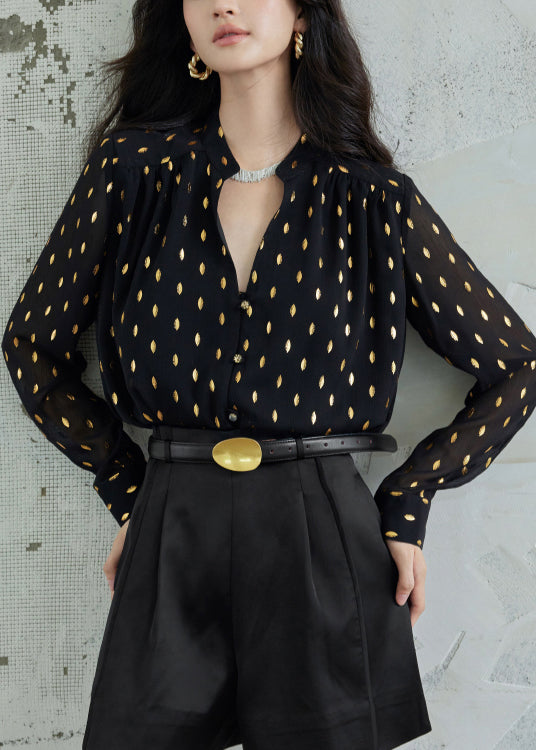 Effortlessly Elegant Blouse with a Timeless Design