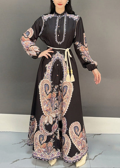 Beautifully Finished Blouse in a Timeless Design