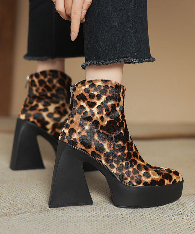 Graceful Orthopedic Boots for Modern Look